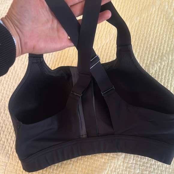 Under armour sport bra front zip excellent condition 36D black - Picture 3 of 3